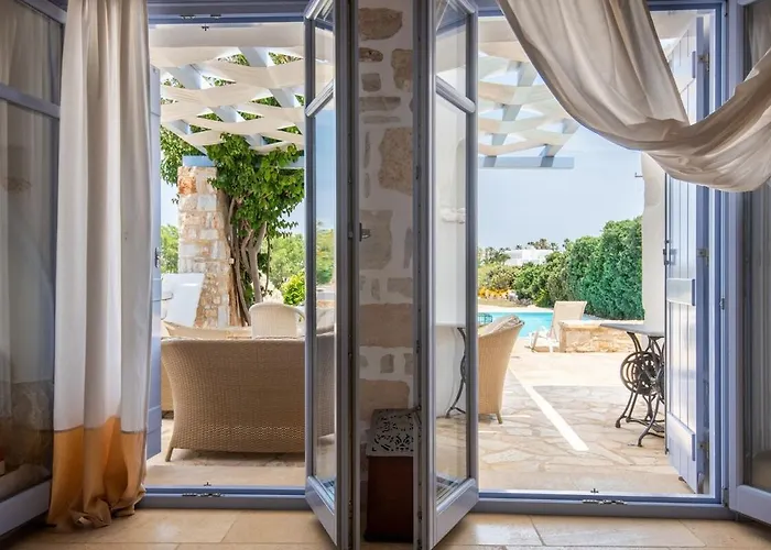 Persephone Livadia (Paros)